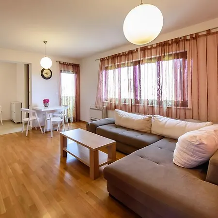 Apartments Vacanza 扎达尔