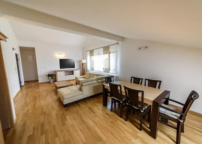 Apartments Vacanza Apartment *